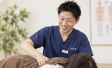 手技による背中のケア